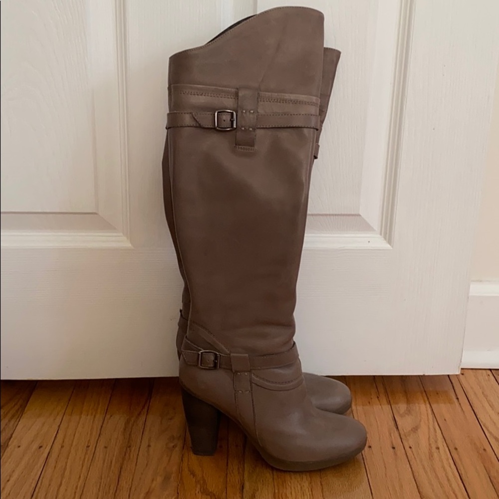 Steve Madden Taupe Amsterdam boot size 6
